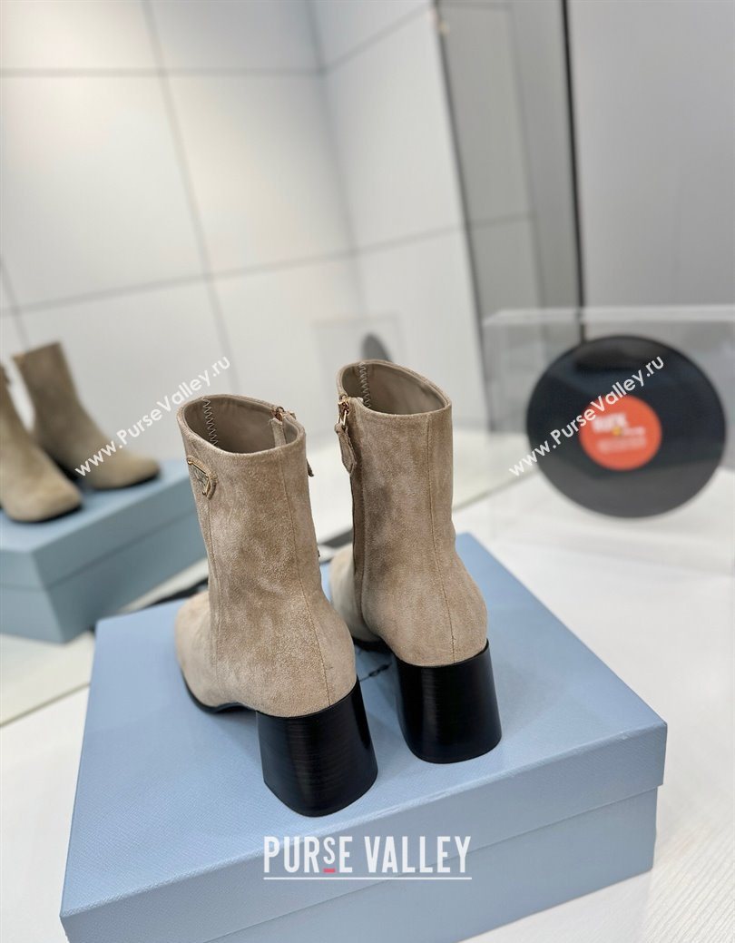 Prada Suede Heel Ankle Boots 6.5cm Beige 2025 PR102705 (MD-251027078)
