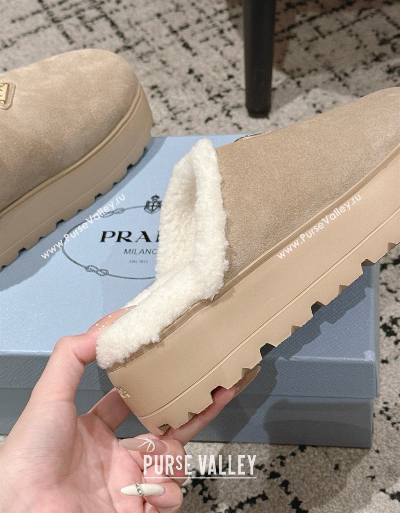 Prada Suede and Shearling Platform Mules 4cm Taupe 2025 PR102702 (HQG-251027023)
