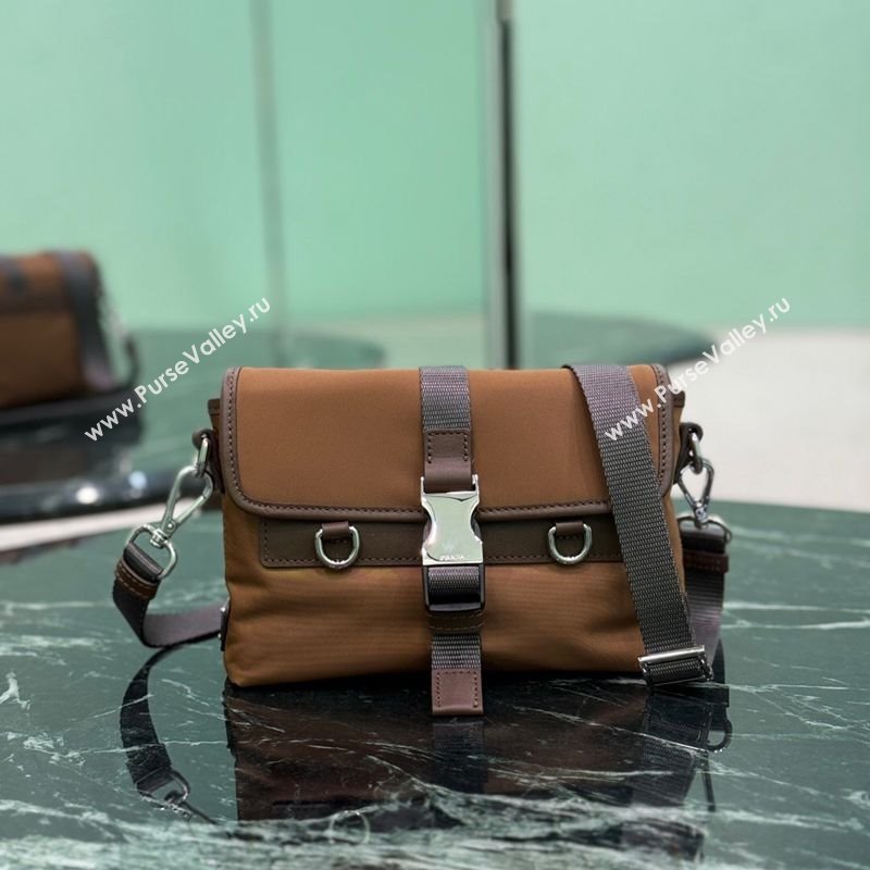 Prada Mens Re-Nylon and leather smartphone case Brandy Brown 2025 2ZT071 (YZ-251121114)