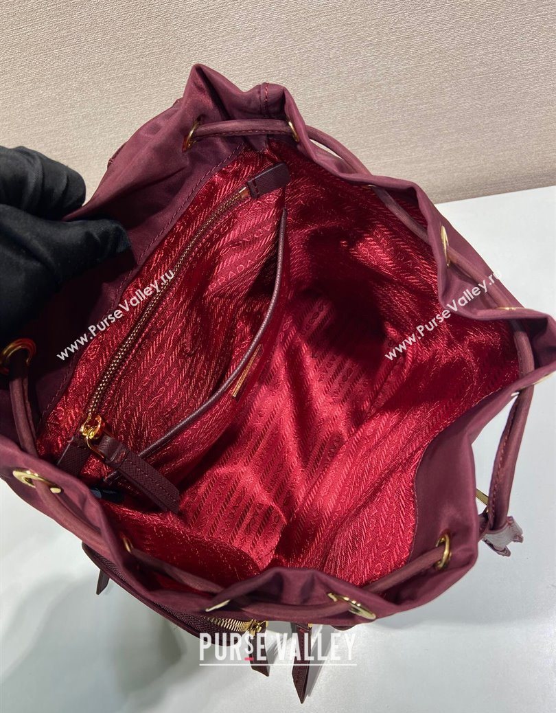 Prada Small Re-Nylon backpack bag Burgundy 2025 1BZ081 (YZ-251121124)
