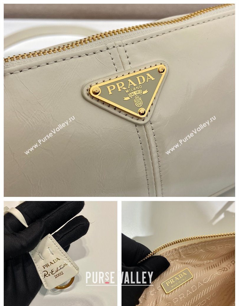 Prada Re-Edition 2002 medium leather shoulder bag 1BC221 White 2025 (YZ-251121090)