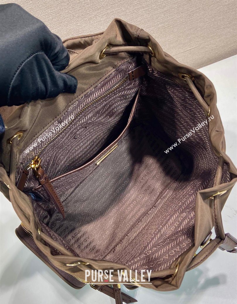 Prada Small Re-Nylon backpack bag Burnt Brown 2025 1BZ081 (YZ-251121125)