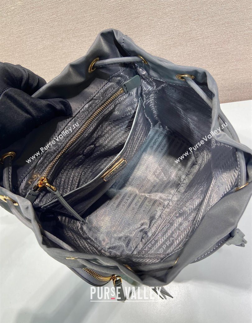 Prada Small Re-Nylon backpack bag Grey 2025 1BZ081 (YZ-251121126)