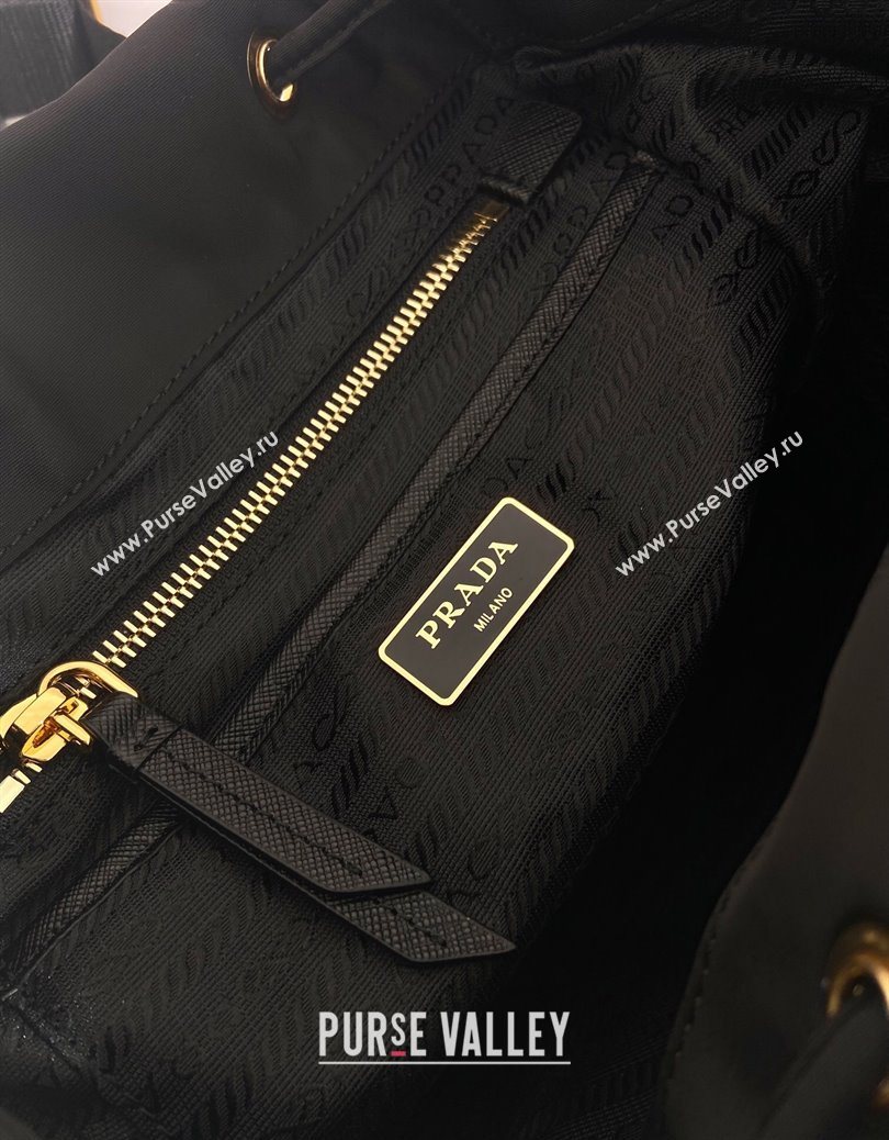 Prada Small Re-Nylon backpack bag Black/Gold 2025 1BZ081 (YZ-251121127)