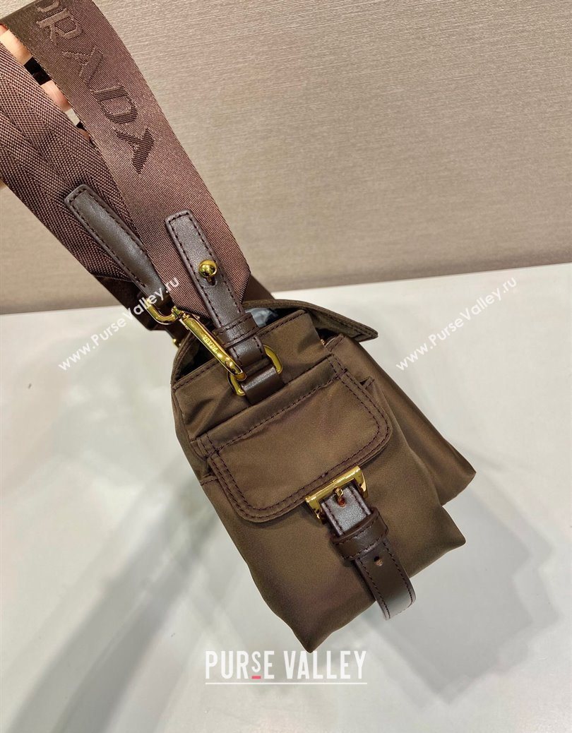 Prada Explore medium Re-Nylon shoulder bag with flap Burnt Brown 2025 1BD394 (YZ-251121128)