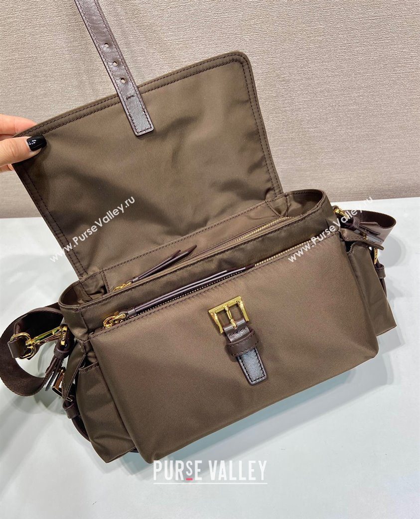 Prada Explore medium Re-Nylon shoulder bag with flap Burnt Brown 2025 1BD394 (YZ-251121128)