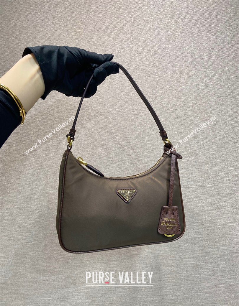 Prada Re-Edition 2005 Re-Nylon and Saffiano hobo mini bag Burnt Brown 2025 1N204M (YZ-251121129)