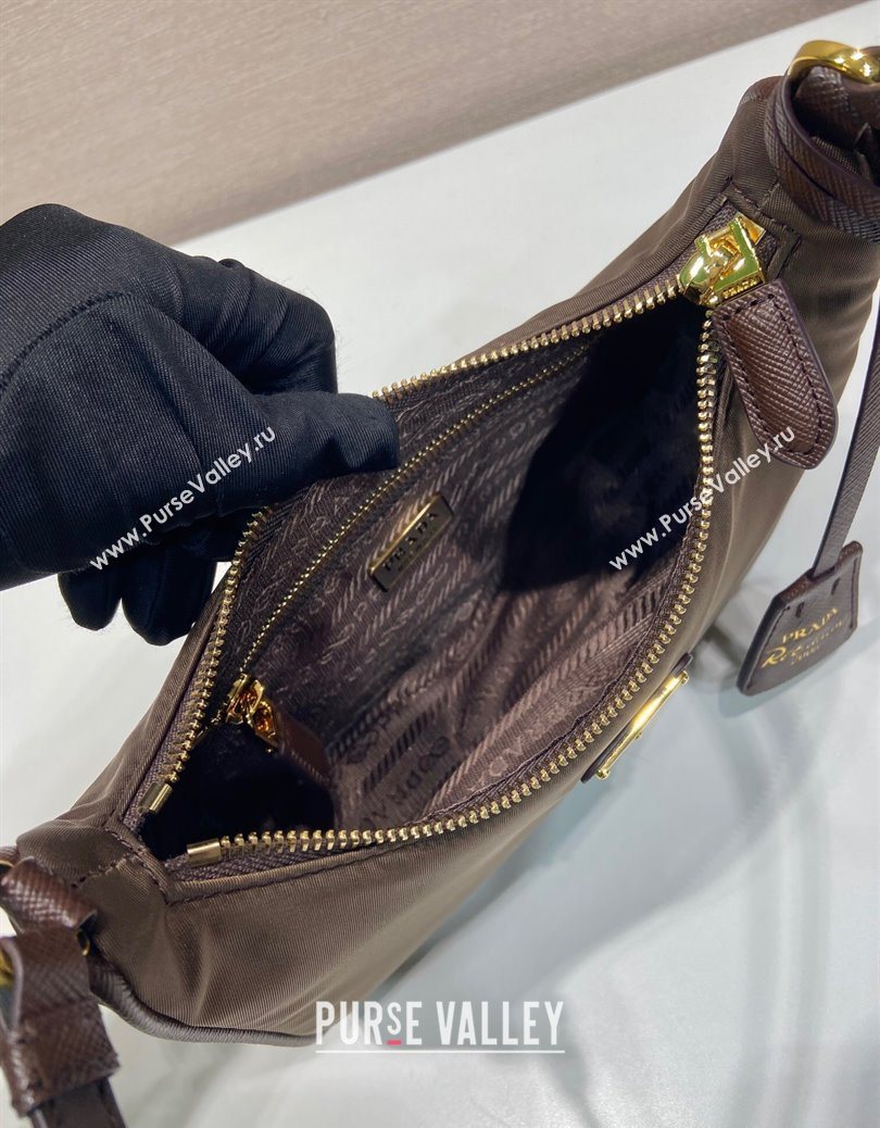 Prada Re-Edition 2005 Re-Nylon and Saffiano hobo mini bag Burnt Brown 2025 1N204M (YZ-251121129)