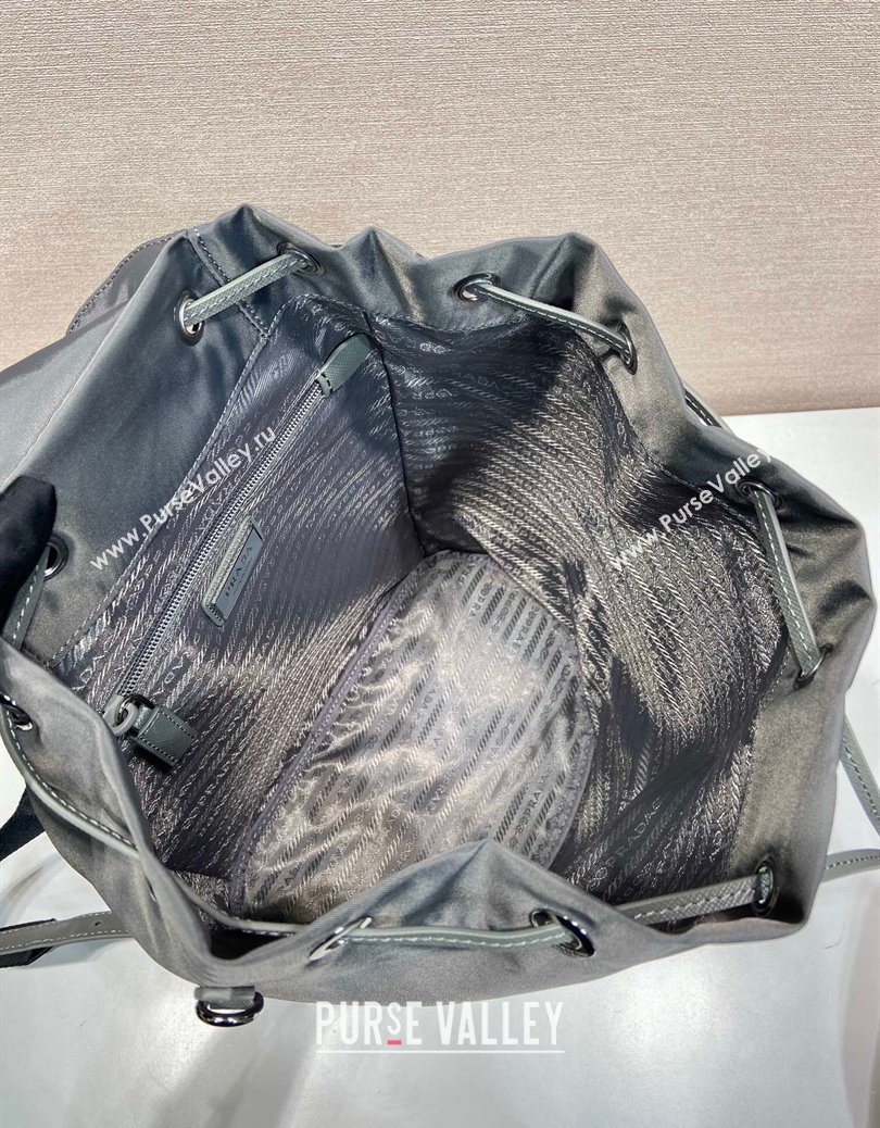 Prada Nylon backpack bag Grey 2025 1BZ0197 (YZ-251121136)