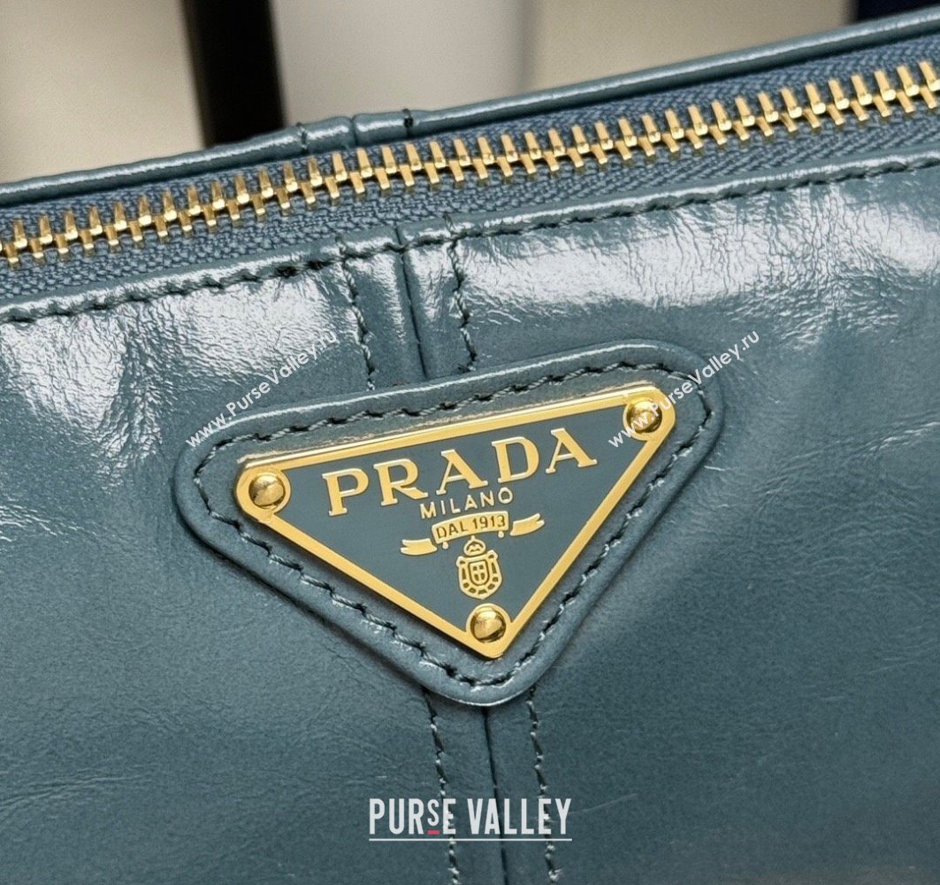 Prada Re-Edition 2002 medium leather shoulder bag 1BC221 Green 2025 (YZ-251121088)