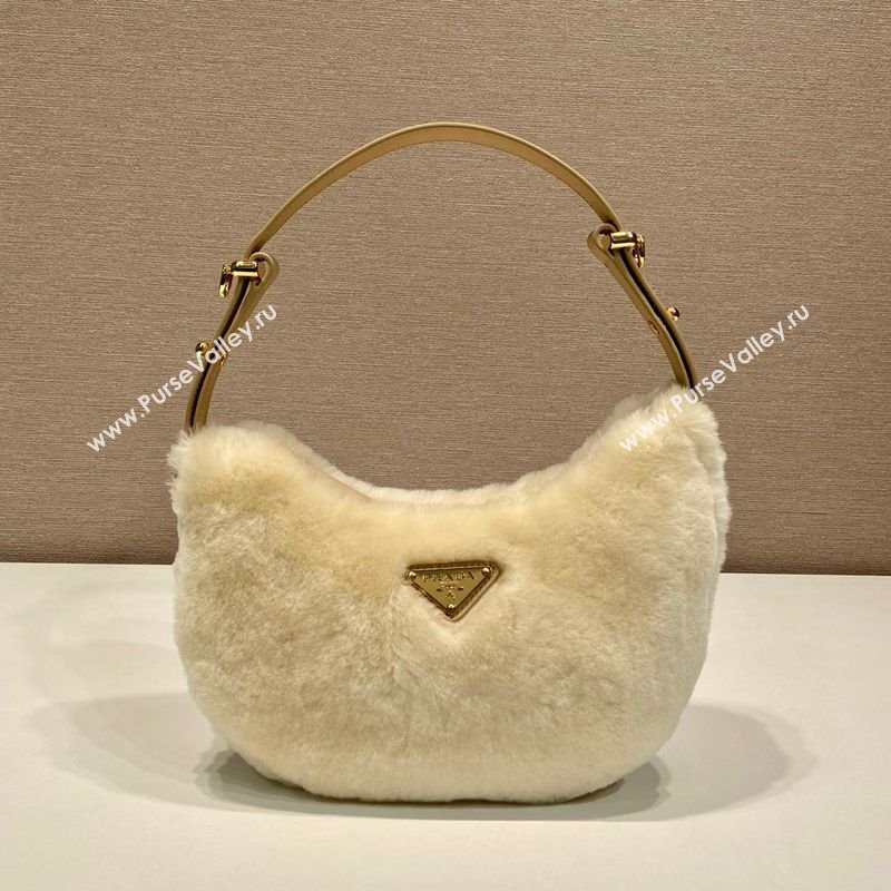 Prada Arque shearling and leather shoulder bag ecru Beige 2025 1BC194 (YZ-251122006)