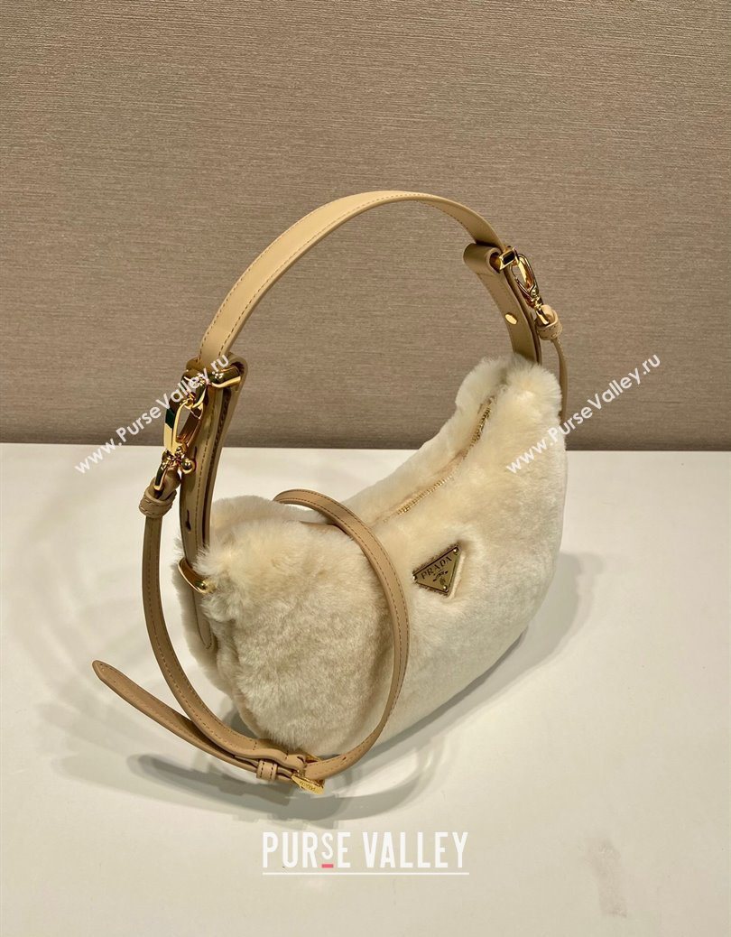 Prada Arque shearling and leather shoulder bag ecru Beige 2025 1BC194 (YZ-251122006)