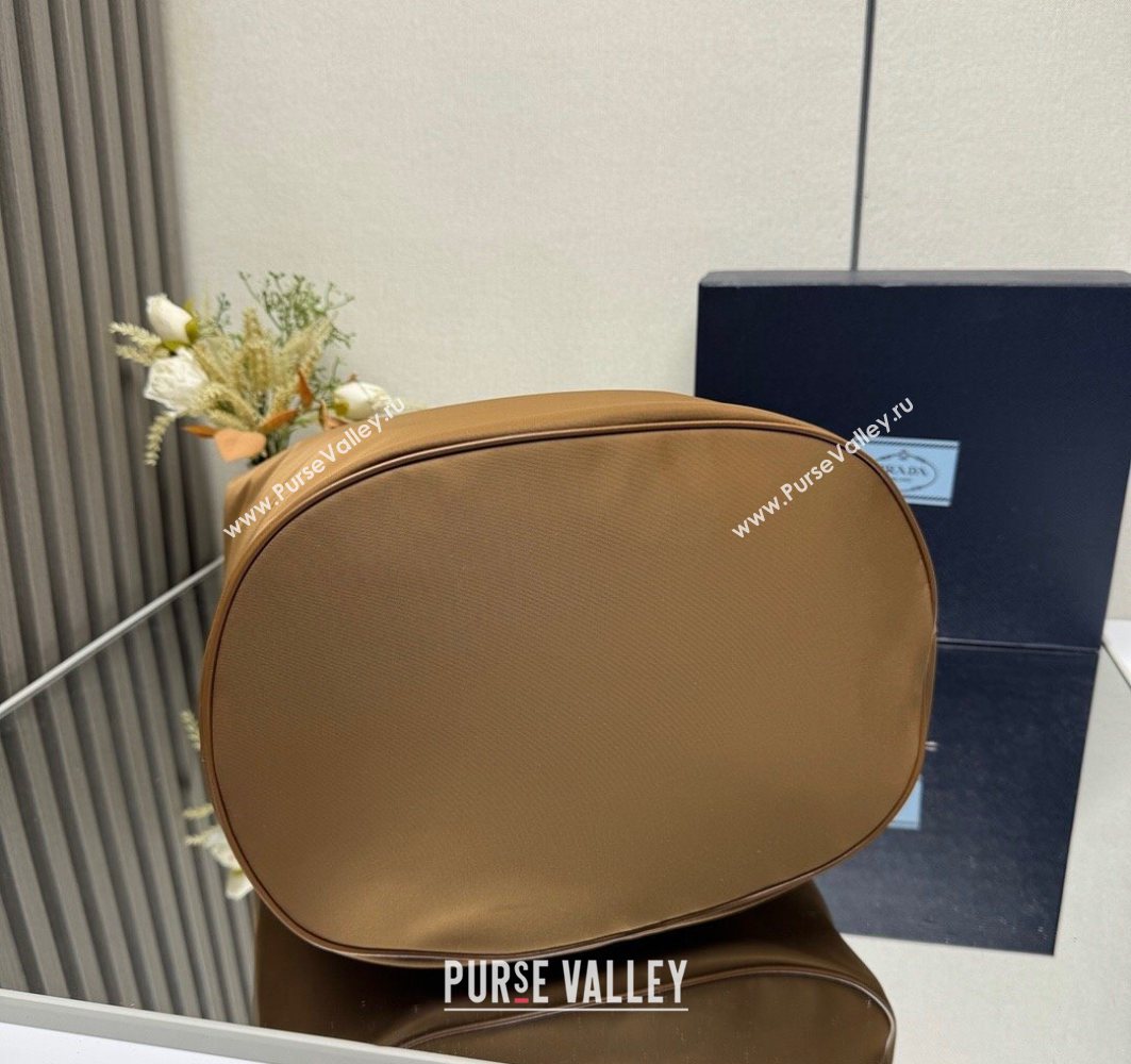 Prada Mens Mariner medium Re-Nylon tote bag Brandy Brown 2025 2VG133 (YZ-251122013)