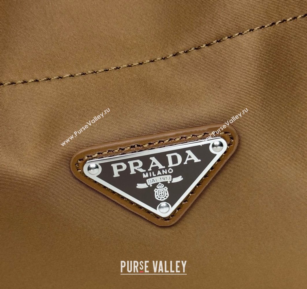 Prada Mens Mariner medium Re-Nylon tote bag Brandy Brown 2025 2VG133 (YZ-251122013)