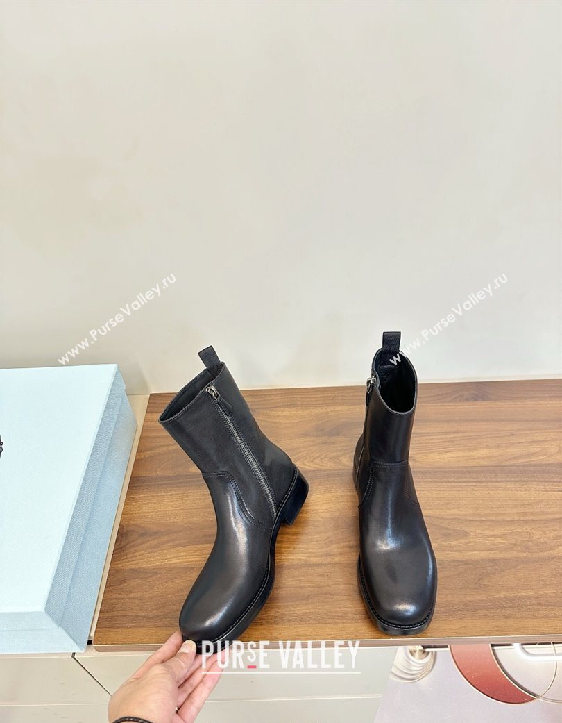 Prada Calf Leather Flat Ankle Boots Black 2025 PR120606 (MD-251206038)