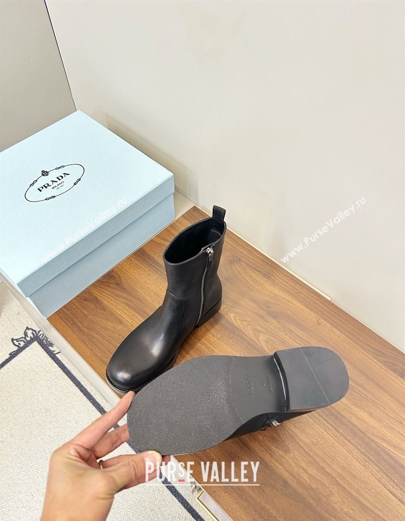 Prada Calf Leather Flat Ankle Boots Black 2025 PR120606 (MD-251206038)
