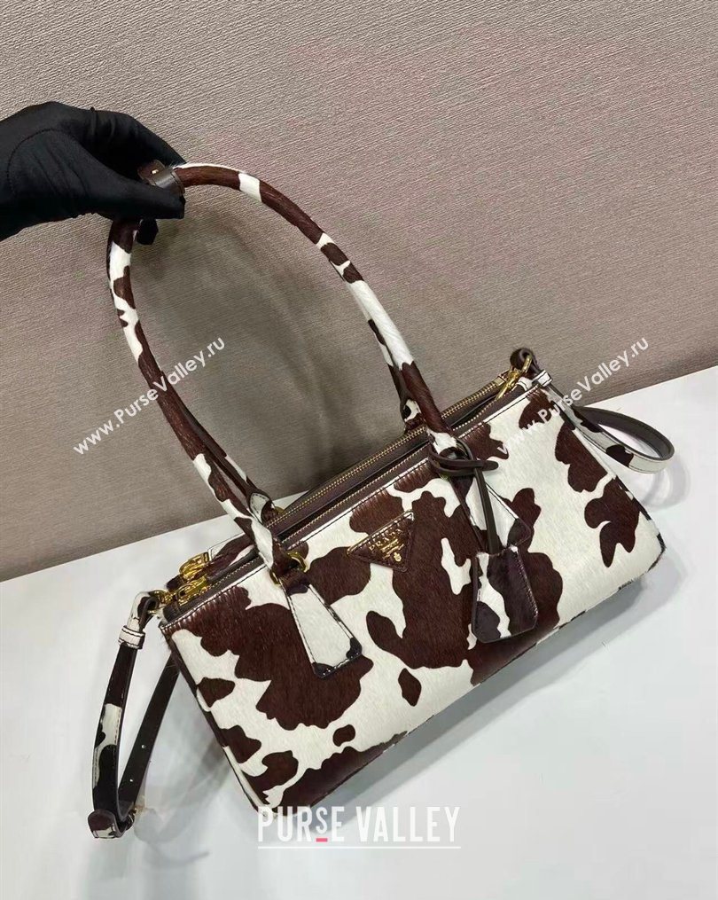 Prada Galleria medium printed pony hair bag White/Dark Brown 2026 1BA457 (YZ-260123017)