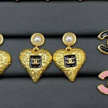 Chaenl Large Heart Earrings CH2411602 Gold/Black 2024 (YF-2411602)