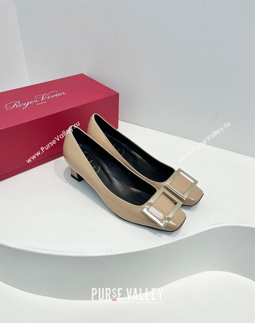 Roger Vivier Trompette Metal Buckle Pumps 4.5cm in Patent Leather Beige 2024 0611 (KL-240611142)