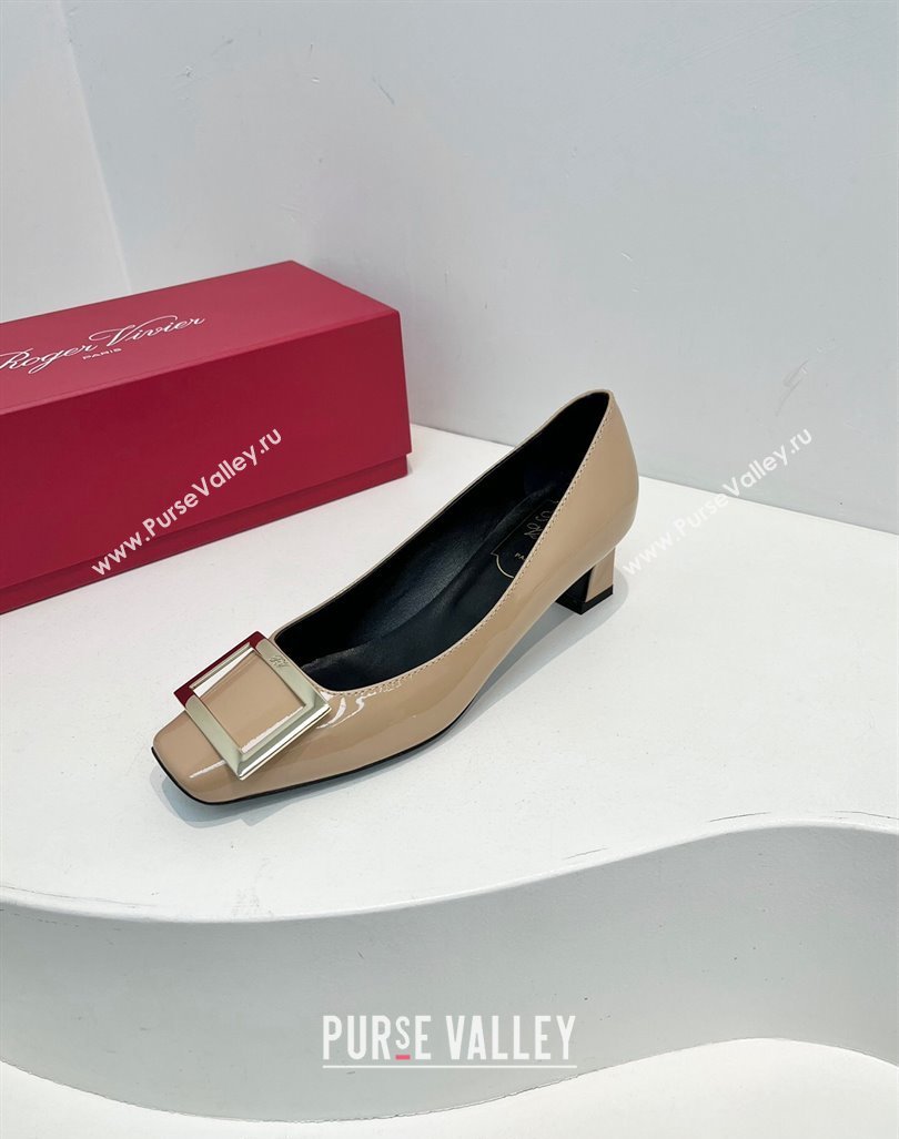 Roger Vivier Trompette Metal Buckle Pumps 4.5cm in Patent Leather Beige 2024 0611 (KL-240611142)