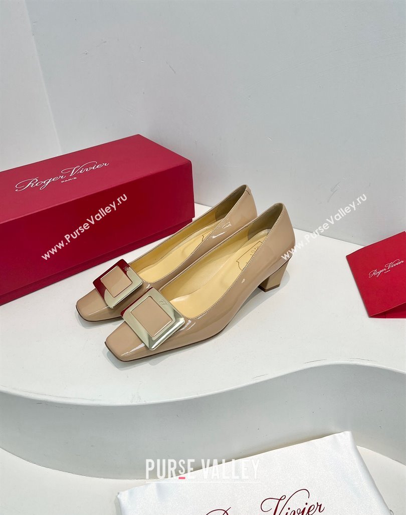 Roger Vivier Belle Vivier Metal Buckle Pumps 4.5cm in Patent Leather Beige 2024 0611 (KL-240611158)