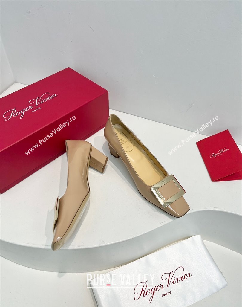 Roger Vivier Belle Vivier Metal Buckle Pumps 4.5cm in Patent Leather Beige 2024 0611 (KL-240611158)