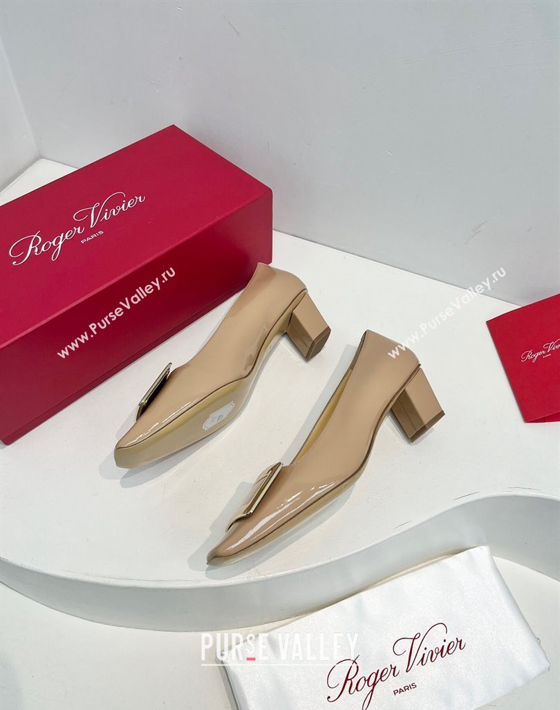 Roger Vivier Belle Vivier Metal Buckle Pumps 4.5cm in Patent Leather Beige 2024 0611 (KL-240611158)