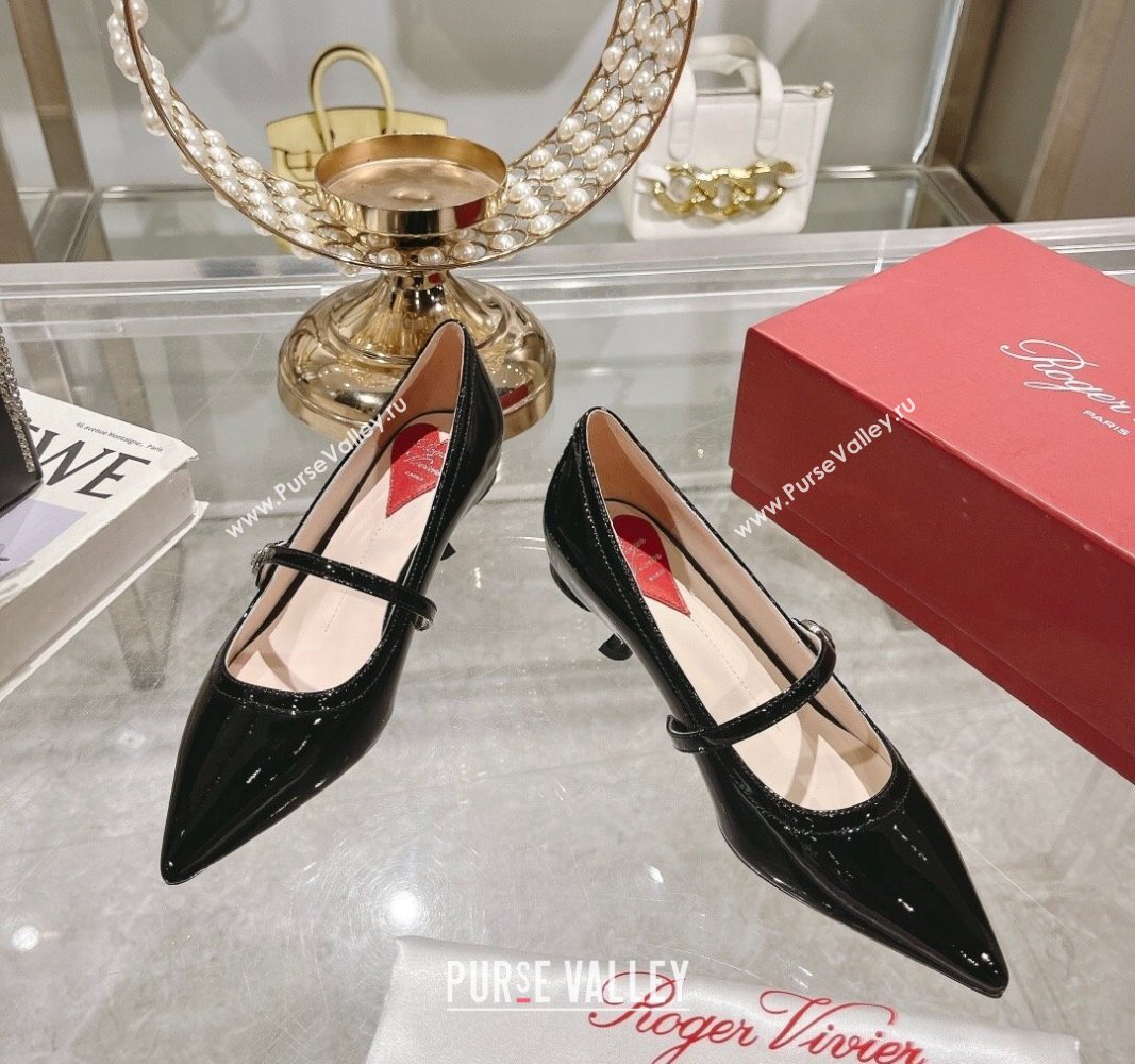 Roger Vivier Mary Jane Virgule Pumps 4.5cm in patent leather Black 2024 (MD-240704052)