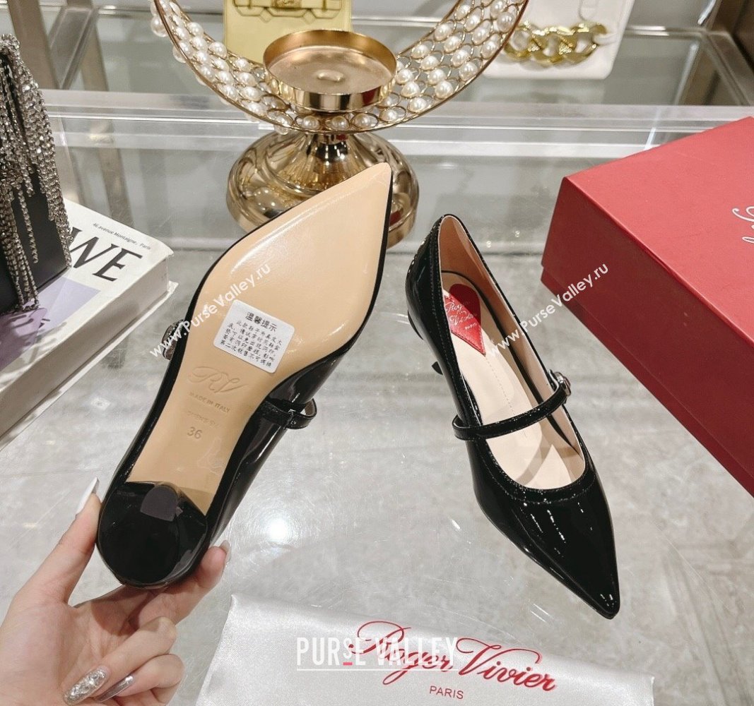 Roger Vivier Mary Jane Virgule Pumps 4.5cm in patent leather Black 2024 (MD-240704052)