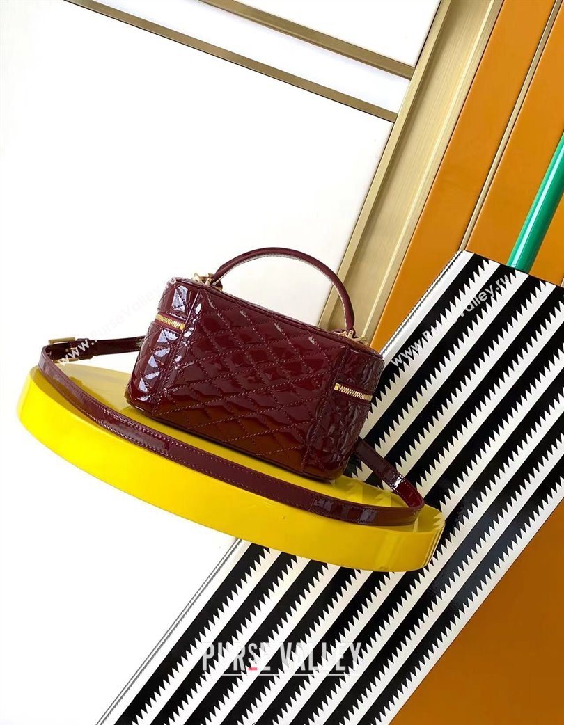 Saint Laurent Gaby Vanity Bag in Patent Quilted Lambskin Burgundy 2025 766731 (YY-250802032)