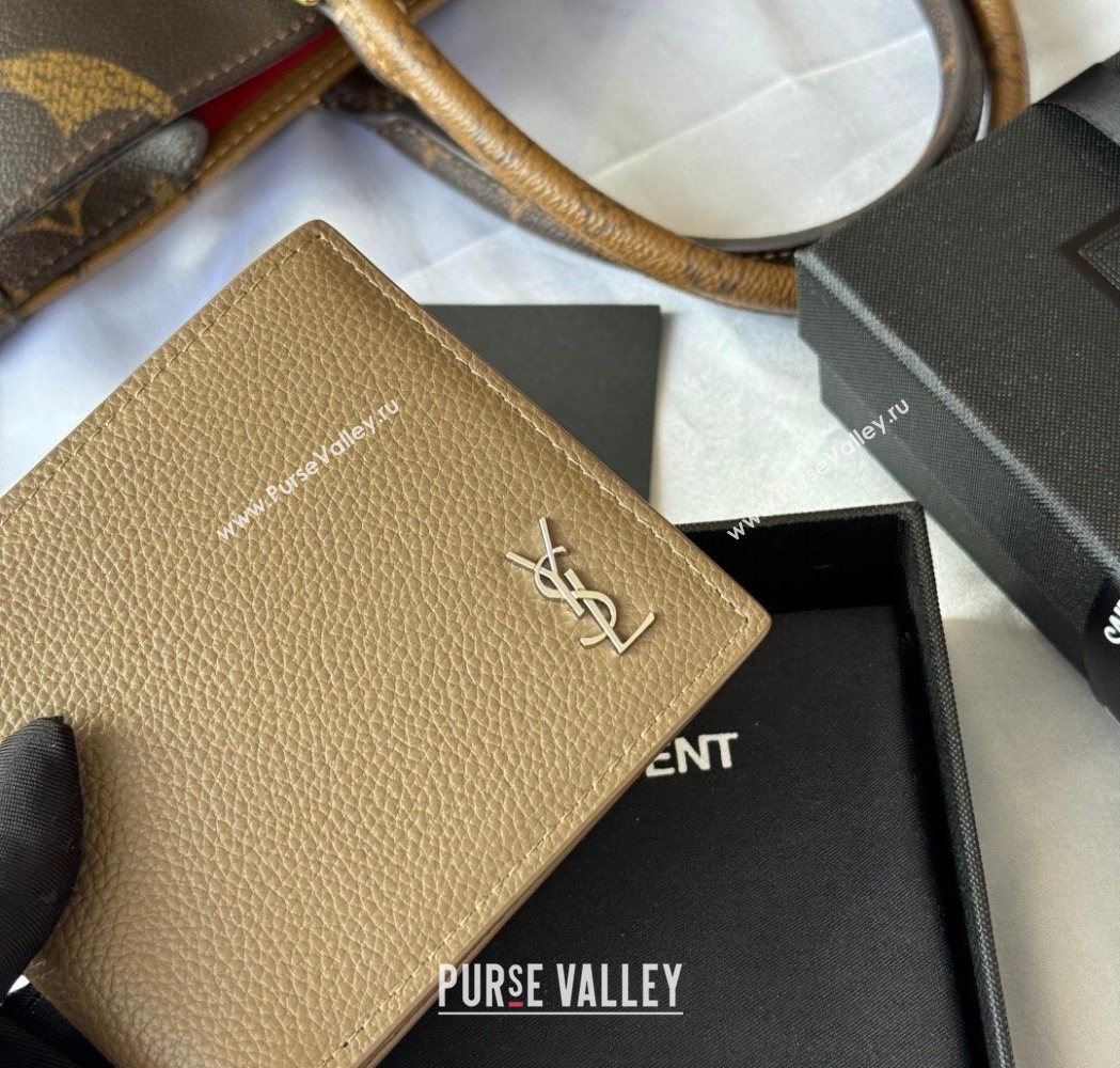 Saint Laurent Mens Tiny Cassandre Eastwest Wallet in Grained Leather Khaki 2026 607727 (YY-260119091)