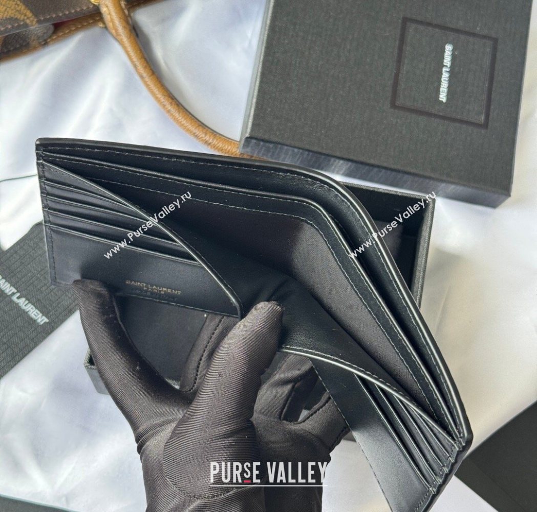 Saint Laurent Mens Tiny Cassandre Eastwest Wallet in Crocodile Embossed Leather Black/Gold 2026 607727 (YY-260119094)