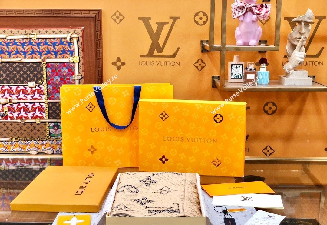 Louis Vuitton Monogram Giant Jungle Logomania Wool Long Scarf with Fringe 39.5x176cm Beige 2024 (wtz-240110007)