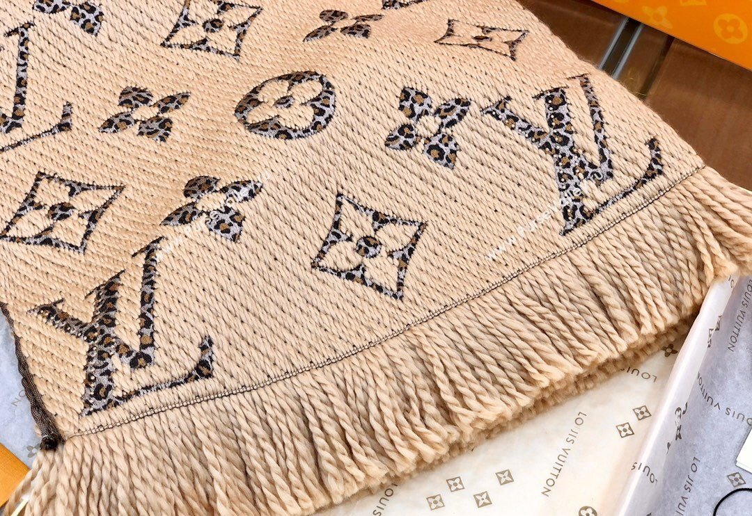 Louis Vuitton Monogram Giant Jungle Logomania Wool Long Scarf with Fringe 39.5x176cm Beige 2024 (wtz-240110007)