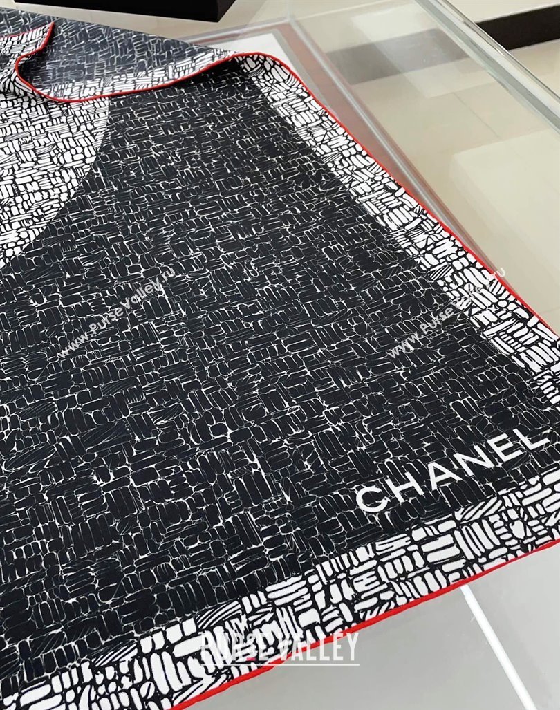 Chanel Silk Square Scarf 90x90cm with Maxi CC Black 2024 0619 (A-240619114)