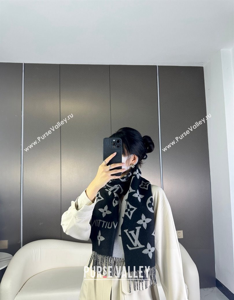 Louis Vuitton Simple LV Wool Long Scarf 34x180cm Black 2024 1128 (A-241128074)