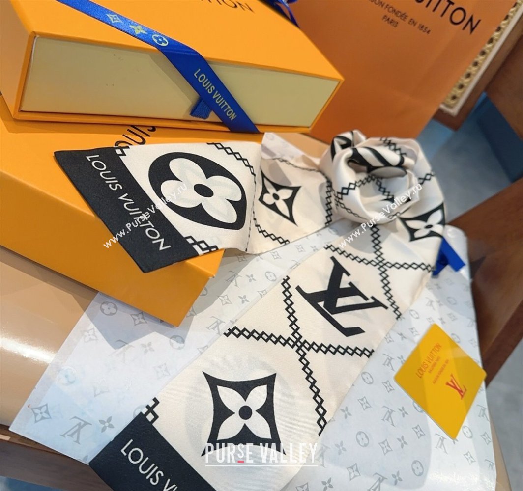 Louis Vuitton Quilted Monogram Silk Bandeau Scarf 6x120cm White 2025 (SHI-250319062)