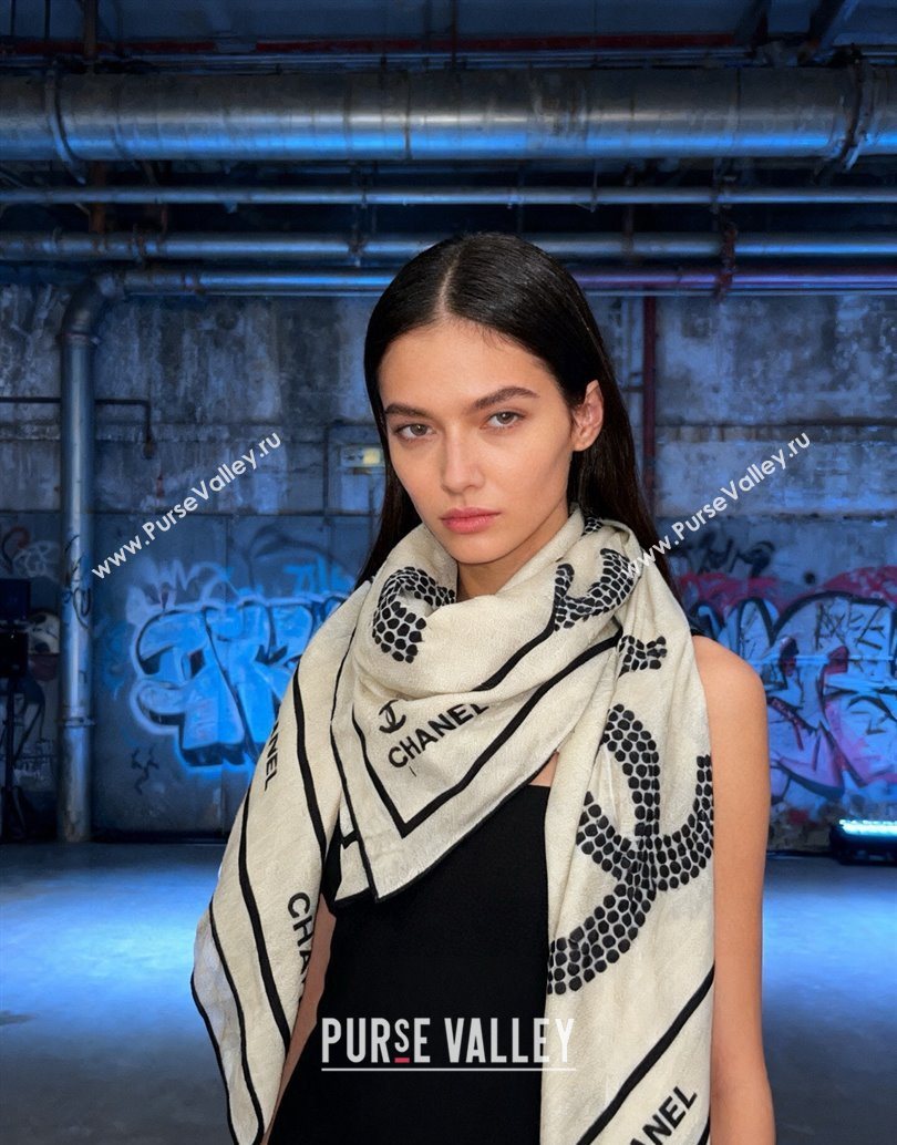 Chanel CC Cashmere Silk Square Scarf 135x135cm White 2025 CH111162 (XMN-251111169)