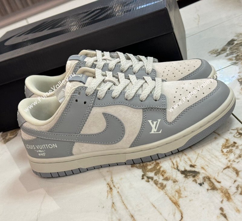 Nike SB Dunk Low Retro x Louis Vuitton LV Sneakers in Suede and Leather White/Light Grey 2024 FC1688-165 (8-240105037)