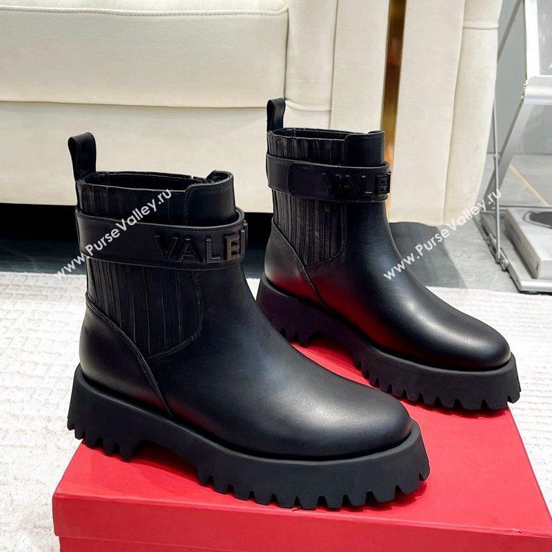Valentino Calfskin Ankle Boots with Logo Strap Black 2023 VLTN09112 (XL-230910116)