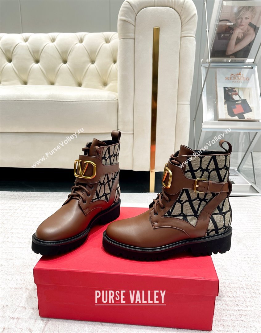 Valentino VLogo Signature Combat Ankle Boots in Leather and Toile Iconographe Fabric Brown 2023 VLTN08284 (XL-230910121)