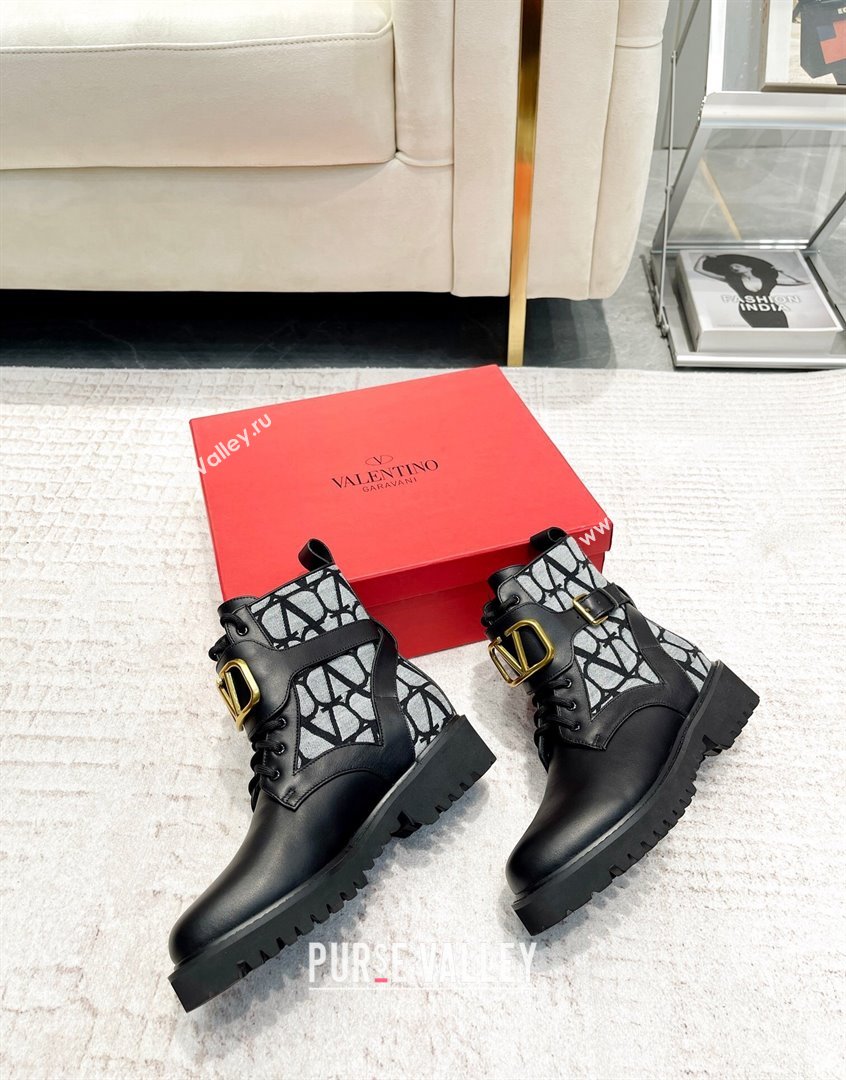 Valentino VLogo Signature Combat Ankle Boots in Calfskin and Toile Iconographe Fabric Black/Grey 2023 VLTN08284 (XL-230910122)