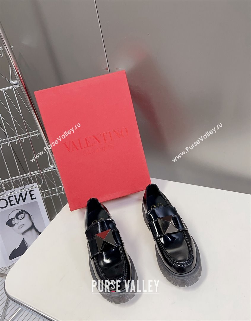 Valentino One Stud Loafers in Calfskin Black 2023 VLTN09113 (MD-230910126)