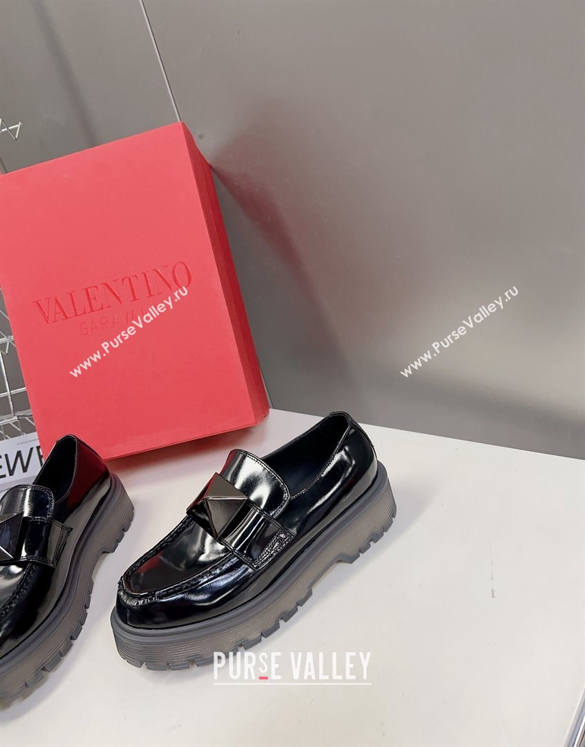 Valentino One Stud Loafers in Calfskin Black 2023 VLTN09113 (MD-230910126)