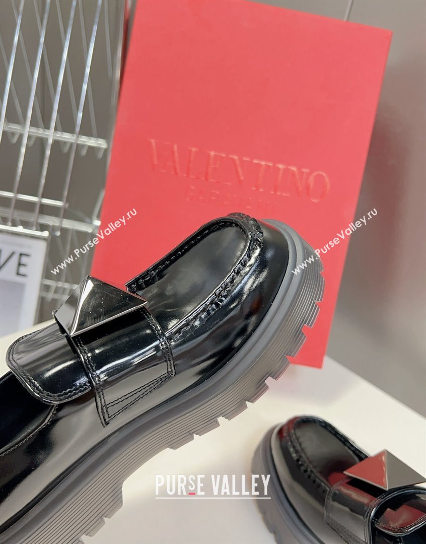 Valentino One Stud Loafers in Calfskin Black 2023 VLTN09113 (MD-230910126)