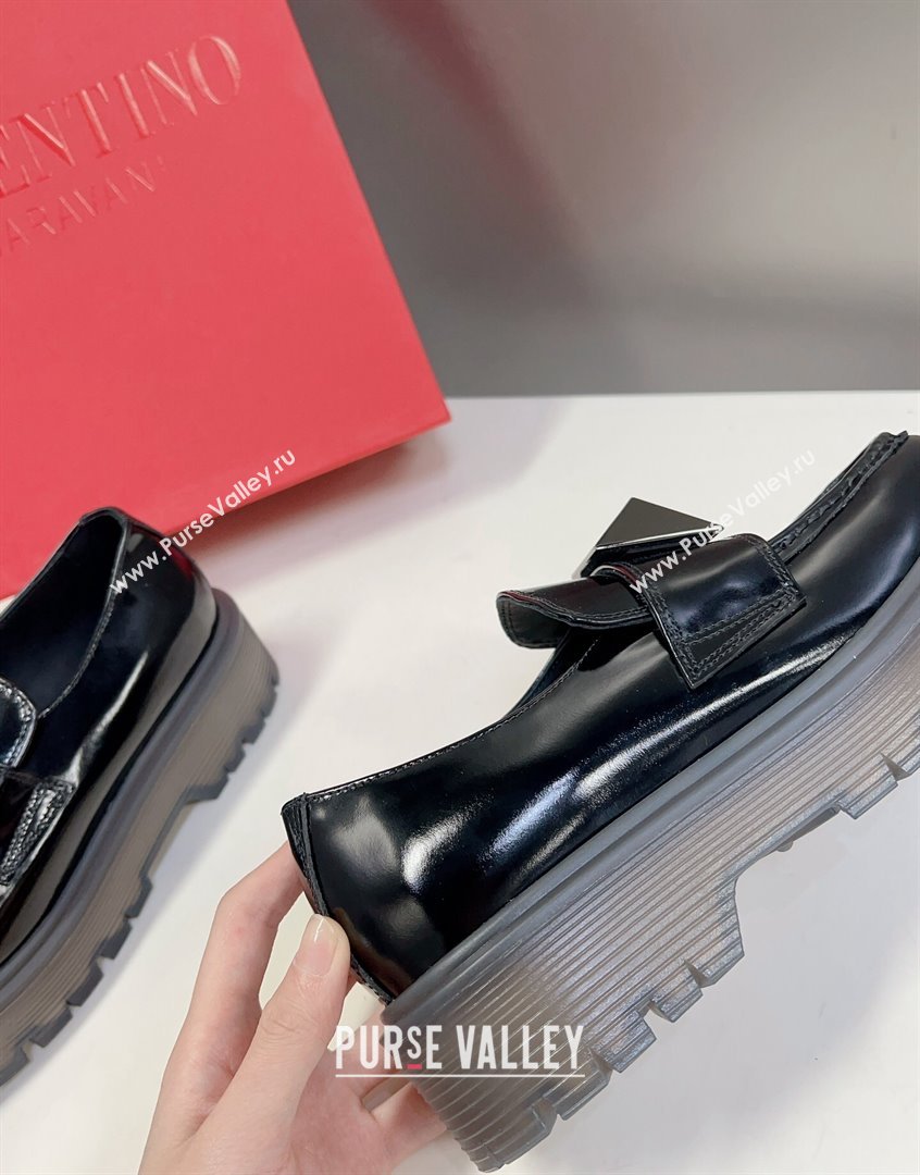 Valentino One Stud Loafers in Calfskin Black 2023 VLTN09113 (MD-230910126)