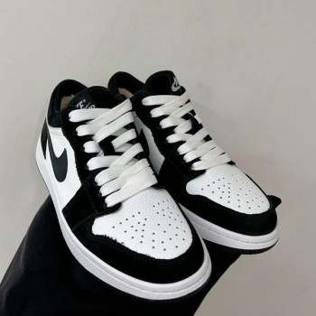 Nike Calfskin Suede and Wool Low-Top Sneakers White/Black 2 2023 1013 (ZN-231013089)