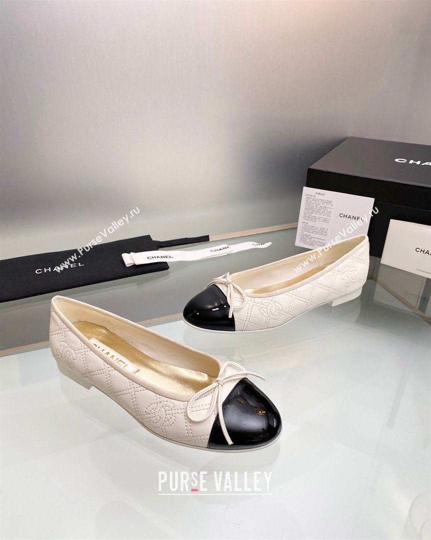 Chanel CC Quilted Calfskin Classic Ballet Flat White 2023 CH10141 (MD-231014072)