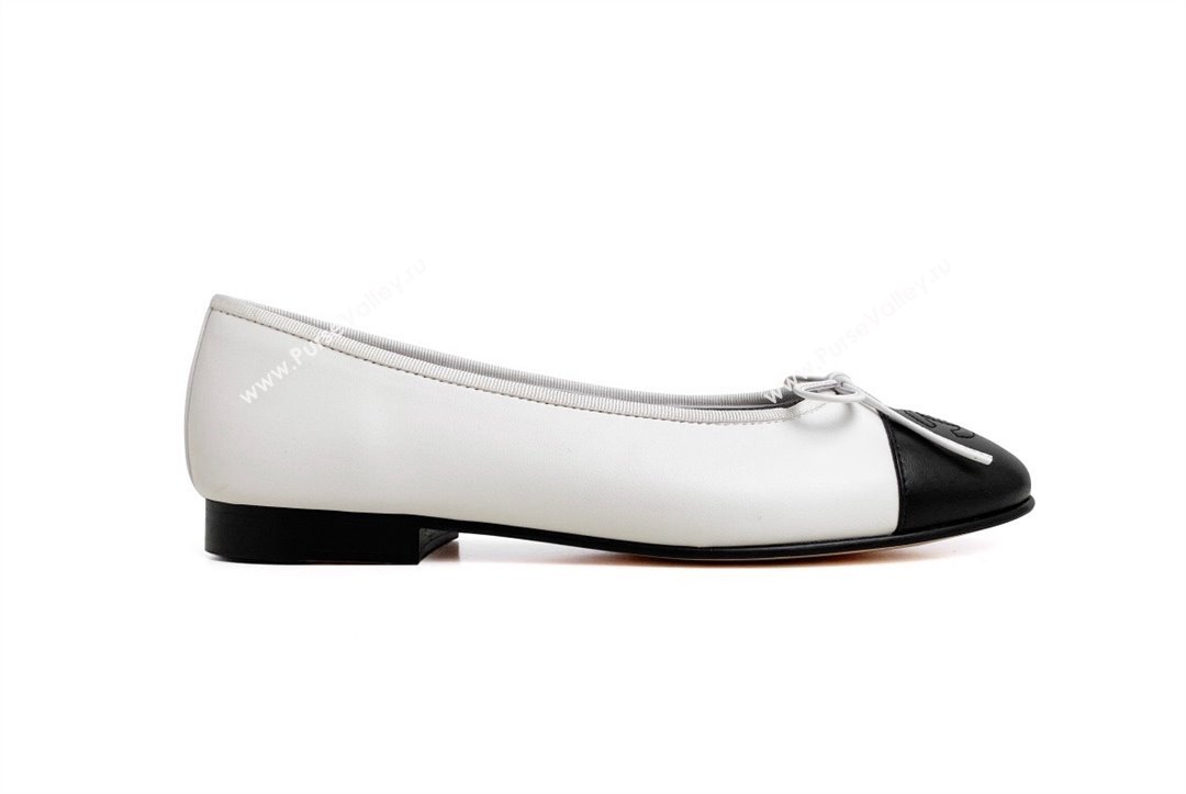 Chanel Leather Classic Ballet Flat White Black 2023 2 CH10141 (MD-231016005)