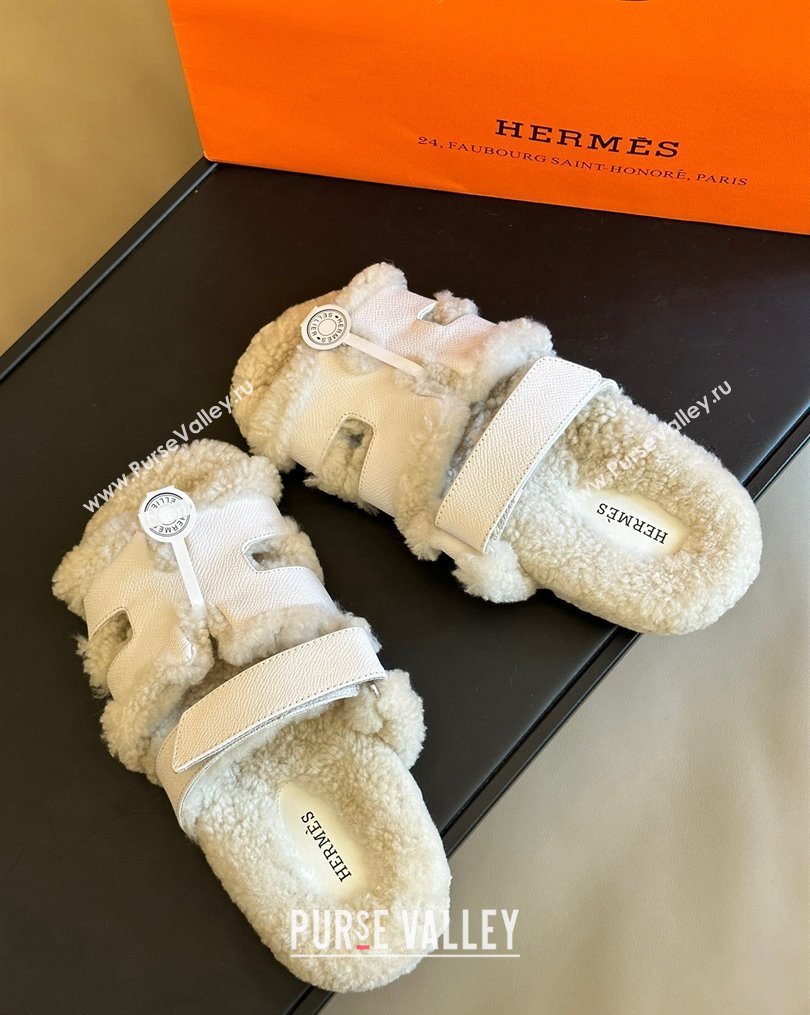 Hermes Chypre Flat Sandals in Palm-Grained Leather White 2023 1027 (MD-231027016)